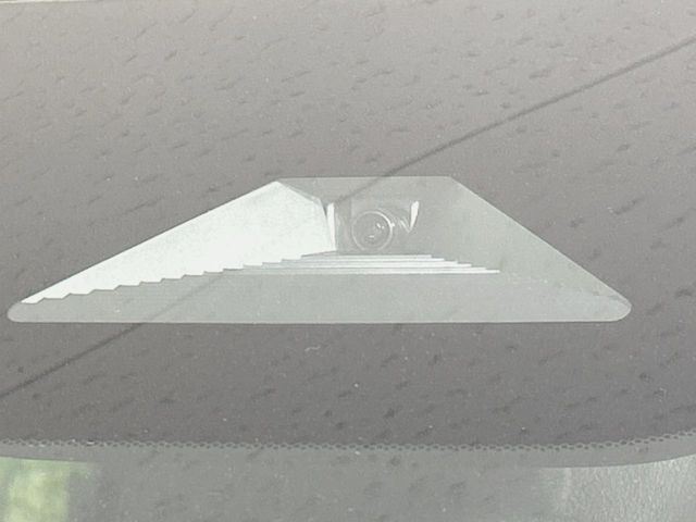 �y�z���_�Z���V���O�z���s���ɑO���̎ԗ�����F�����A�Փ˂������Ȏ��͌x��ƃu���[�L�ŏՓˉ���Ɣ�Q�y�����A�V�X�g�B�����S�Ƀh���C�u�����y���݂��������܂��B