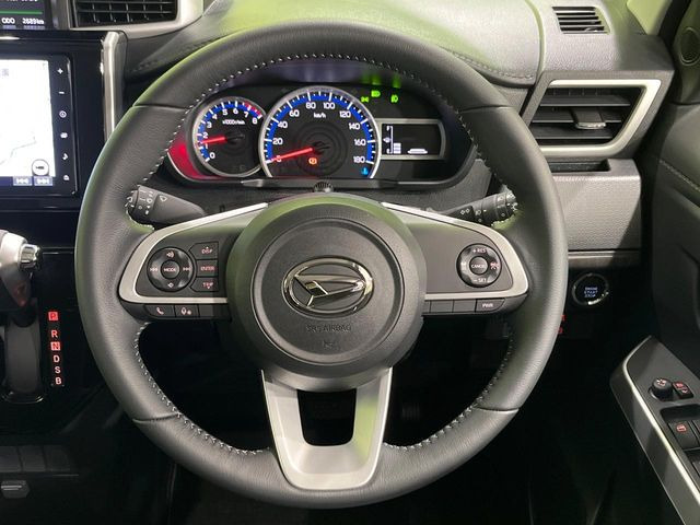 �y�����v�����X�e�A�����O�z�㎿�Ȋv���g�p���邱�ƂŁA��ɂ����������݂ƂĂ��^�]���₷���n���h���ł���