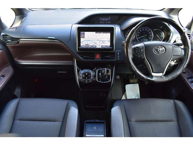 エスクァイアハイブリッド1.8 Gi