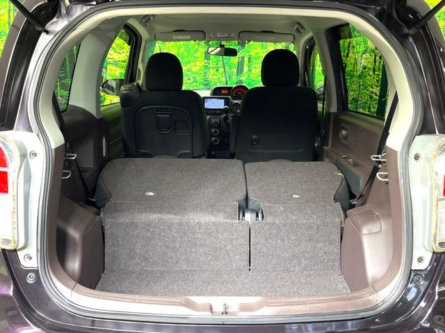 ���i�̂���������ʋ΁A���}���ɏ\���ȉ׎��X�y�[�X���m�ۂ��Ă���܂��B�Z�J���h�V�[�g��|���ƁA�傫�ȉו��̐ύڂ��\�ł���