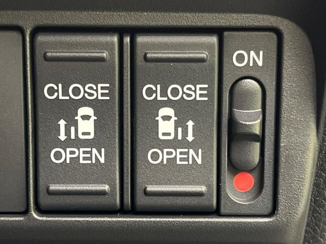 �y�����p���[�X���C�h�h�A�z�X�}�[�g�L�[��^�]�Ȃ̃X�C�b�`�Ō�ȗ����X���C�h�h�A�̊J���\���d��������͂����ăh�A���J����K�v�������A�����Ȃ��q�l�ł��ȒP�ɊJ���߂ł����K�ł���