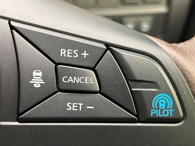 �y�v���p�C���b�g�z�������H�ł̒��������s���y��!!�a�؎��Ə��񑖍s�̃V�[���ŁA�A�N�Z���E�u���[�L�E�X�e�A�����O�������Ő��䂵�A�������^�]�̕��S���y�����Ă���܂���