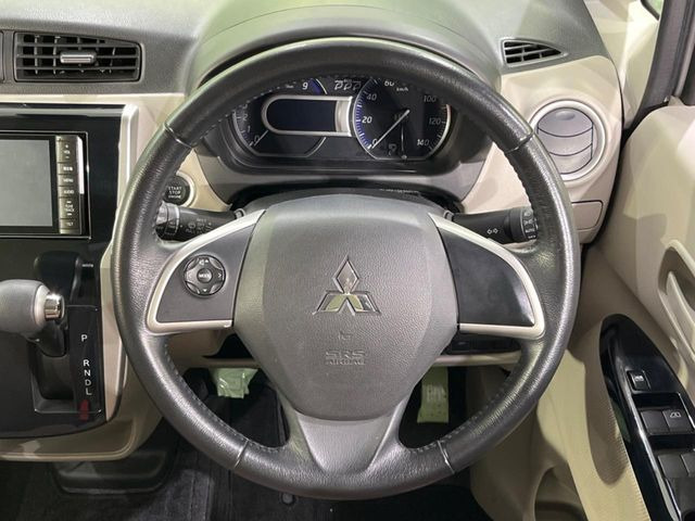 �y�����v�����X�e�A�����O�z�㎿�Ȋv���g�p���邱�ƂŁA��ɂ����������݂ƂĂ��^�]���₷���n���h���ł���