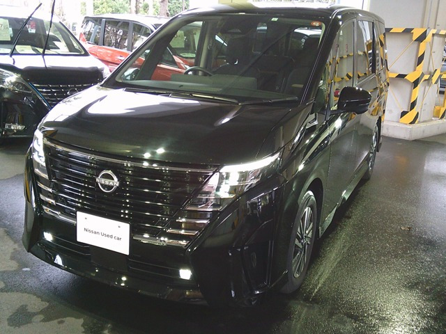 セレナ1.4 e-POWER ハイウェイスターV