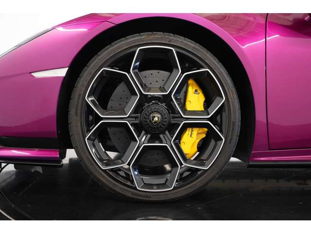 �b��20�C���`Damiso�z�C�[���Ƀu���b�N�Z���^�[���b�N��g�ݍ��킹�A������������ʊ����咣�B�u���a�X�g���E�|�e���U���[�X�^�C�������ő��s���\�ɂ���؂̑Ë��͂���܂���B