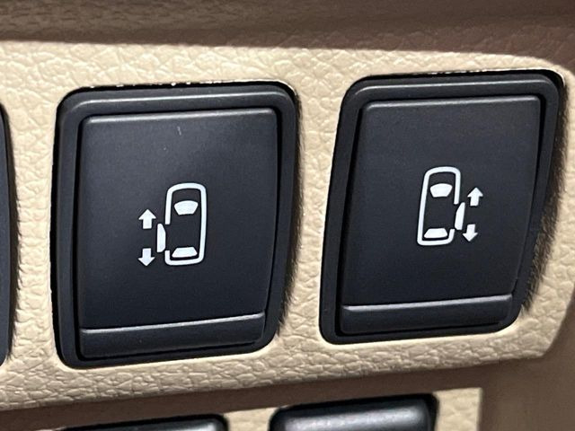 �y�����p���[�X���C�h�h�A�z�X�}�[�g�L�[��^�]�Ȃ̃X�C�b�`�Ō�ȗ����X���C�h�h�A�̊J���\���d��������͂����ăh�A���J����K�v�������A�����Ȃ��q�l�ł��ȒP�ɊJ���߂ł����K�ł���