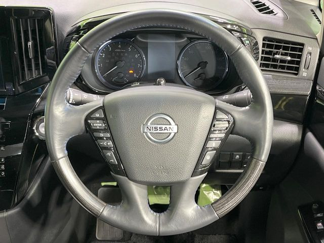 �y�����v�����X�e�A�����O�z�㎿�Ȋv���g�p���邱�ƂŁA��ɂ����������݂ƂĂ��^�]���₷���n���h���ł���