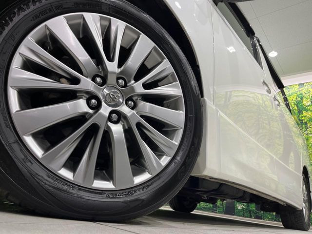 �y�O���[�h��p����18�C���`�A���~�z�C�[���z�f�U�C�����̍��������A���~�z�C�[���𑕒����Ă���܂��B�e��ЊO�A���~�z�C�[����A�X�^�b�h���X�^�C�����戵�����Ă���܂��B���񂲑��k����������