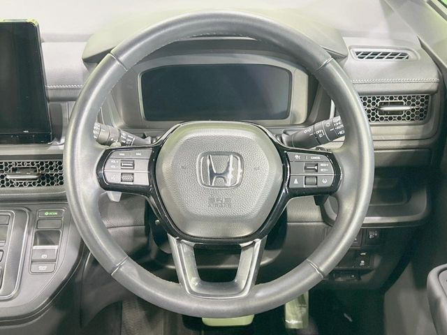 �y�����v�����X�e�A�����O�z�㎿�Ȋv���g�p���邱�ƂŁA��ɂ����������݂ƂĂ��^�]���₷���n���h���ł���