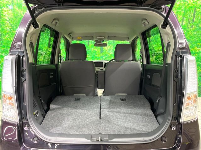 ���i�̂���������ʋ΁A���}���ɏ\���ȉ׎��X�y�[�X���m�ۂ��Ă���܂��B�Z�J���h�V�[�g��|���ƁA�傫�ȉו��̐ύڂ��\�ł���