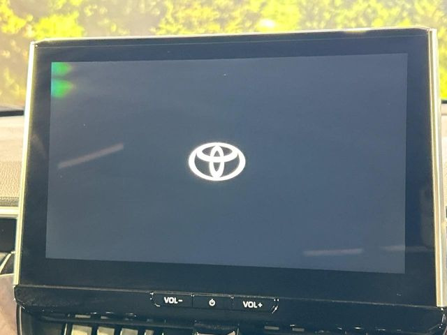 【10.5インチナビ】高級感とインパクトのある大画面ナビを装備。各種オーディオ操作はもちろん、スマホ連携もできる利便性の高いナビです♪