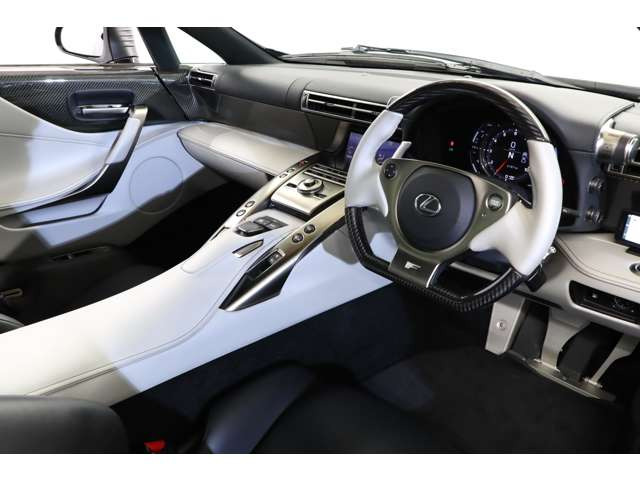 ���^���b�N�y�C���g�̃X�^�[���C�g�u���b�N�A�u���b�N&times;�z���C�g�̃N�[���Ȉ�ۂ̃C���e���A�J���[�Ǝd�l���J�b�R�C�C1��ł�!