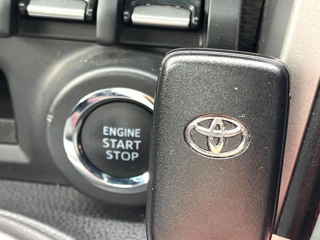 �y�X�}�[�g�L�[�z�J�o����|�P�b�g�ɓ��ꂽ�܂܂ł��h�A�̎{���E�������\�ȃX�}�[�g�L�[�𑕔��B�G���W���̃I���E�I�t�����J�M�����o���K�v����������Ƃ��Ă��֗��ł���