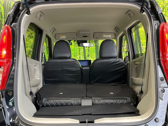 ���i�̂���������ʋ΁A���}���ɏ\���ȉ׎��X�y�[�X���m�ۂ��Ă���܂��B�Z�J���h�V�[�g��|���ƁA�傫�ȉו��̐ύڂ��\�ł���