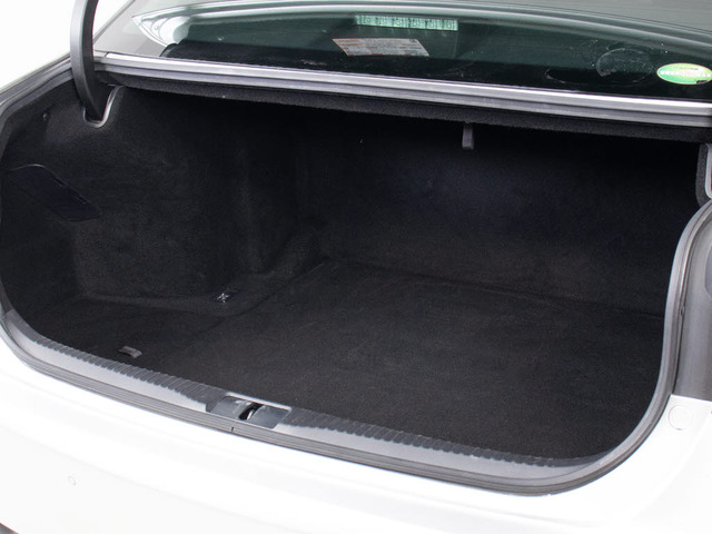 �g�����N�������Ǝv���Ă���܂���?���ۂ͑�e�ʃg�����N�ł�!���s���̒������h���C�u�����K�ł�!�܂��A�����t���X�y�[�X���������Ă���܂��̂ŁA��Ԃł��A�J�ł���̓������Ă�����育�������܂��B