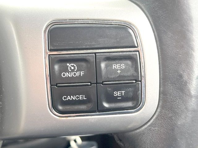 ���I�[�g�N���[�Y�R���g���[��:�������H�⎩���Ԑ�p���H���ɂāA�葬���q���\�ƂȂ�֗��ȋ@�\�ł��B�������ړ��̍ۂł����ɂ����֗��ɂ��g�����������܂���