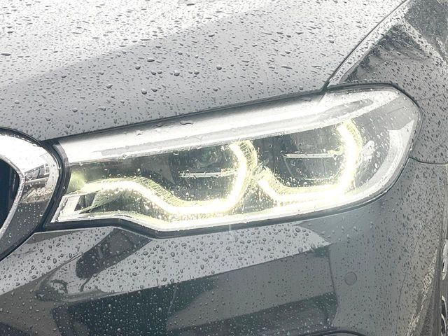 ��LED�w�b�h���C�g:��ԑ��s�����ǍD�Ȏ��E���m�ۂ����S���ĉ^�]�ł��鍂�P�xLED�w�b�h���C�g�𑕔�!�_�����x�������A����d�͂��}�����Ă��܂��B