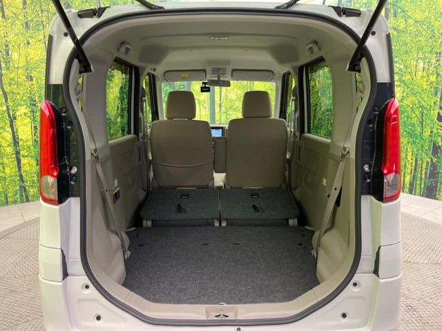 ���i�̂���������ʋ΁A���}���ɏ\���ȉ׎��X�y�[�X���m�ۂ��Ă���܂��B�Z�J���h�V�[�g��|���ƁA�傫�ȉו��̐ύڂ��\�ł���