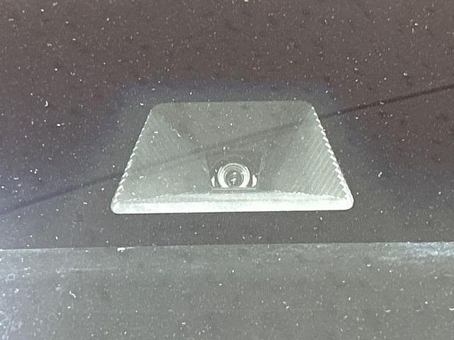 �y�z���_�Z���V���O�z���s���ɑO���̎ԗ�����F�����A�Փ˂������Ȏ��͌x��ƃu���[�L�ŏՓˉ���Ɣ�Q�y�����A�V�X�g�B�����S�Ƀh���C�u�����y���݂��������܂��B