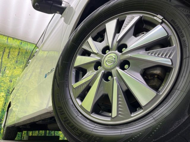 �y����15�C���`�A���~�z�C�[���z�O�ςɃ}�b�`���������A���~�z�C�[���𑕒����Ă���܂��B�e��ЊO�A���~�z�C�[����A�X�^�b�h���X�^�C�����戵�����Ă���܂��B���񂲑��k����������