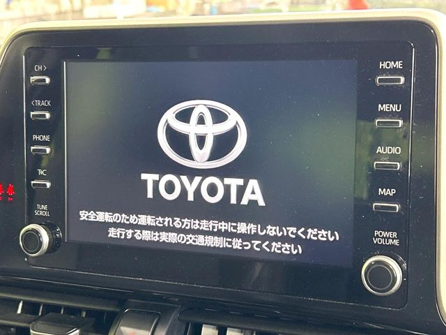 �y8�C���` �f�B�X�v���C�I�[�f�B�I�z���ʂ̃f�B�X�v���C��AppleCarPlay��AndroidAuto�����p�\�B�傫�ȉ�ʂŃX�}�z�i�r�A�v���������p���������܂���