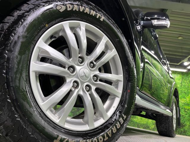 �y����18�C���`�A���~�z�C�[���z�O�ςɃ}�b�`���������A���~�z�C�[���𑕒����Ă���܂��B�e��ЊO�A���~�z�C�[����A�X�^�b�h���X�^�C�����戵�����Ă���܂��B���񂲑��k����������