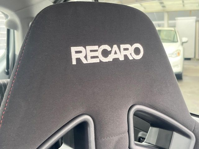 �yRECARO���o�P�b�g�V�[�g�z�l�ԍH�w�Ɋ�Â����ʈ����z�ɂ���č��ւ̕��S�Ⓑ���ԉ^�]���̔�J�������y������ڂŃ��J���Ƃ킩��X�|�[�e�B�ȃ��b�N�X�������ł��B