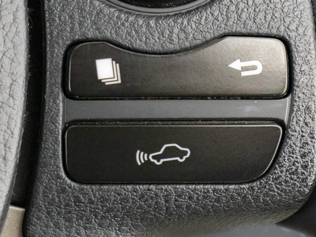 �Փˉ���x���^�v���N���b�V���Z�[�t�e�B�V�X�e�� �O���ɏo��������Q���ɑ΂��x��𔭂��A�h���C�o�[�Ɍx���B�����Ƀu���[�L�A�V�X�g�ɂ��Փˉ���Ƒ��x���y�����܂��B