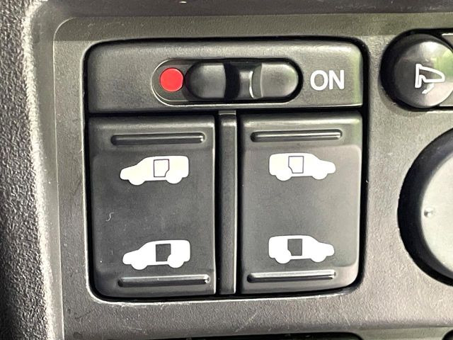 �y�����p���[�X���C�h�h�A�z�X�}�[�g�L�[��^�]�Ȃ̃X�C�b�`�Ō�ȗ����X���C�h�h�A�̊J���\���d��������͂����ăh�A���J����K�v�������A�����Ȃ��q�l�ł��ȒP�ɊJ���߂ł����K�ł���