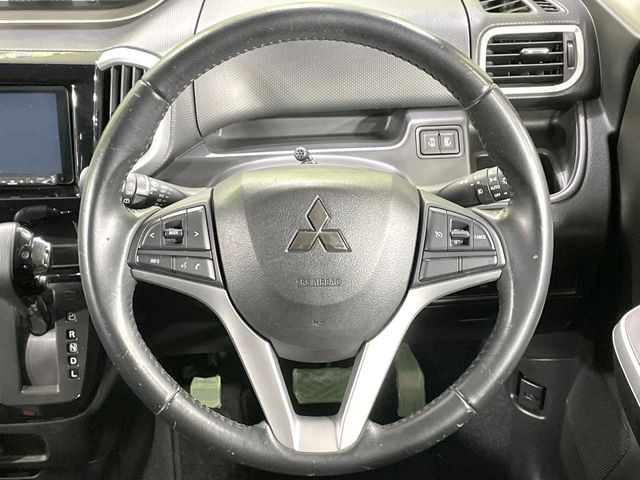 �y�����v�����X�e�A�����O�z�㎿�Ȋv���g�p���邱�ƂŁA��ɂ����������݂ƂĂ��^�]���₷���n���h���ł���