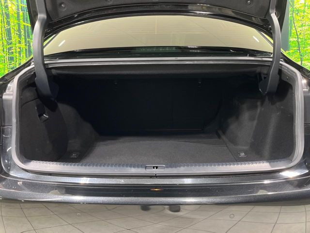 普段のお買い物や通勤、送迎等に十分な荷室スペースを確保しております。