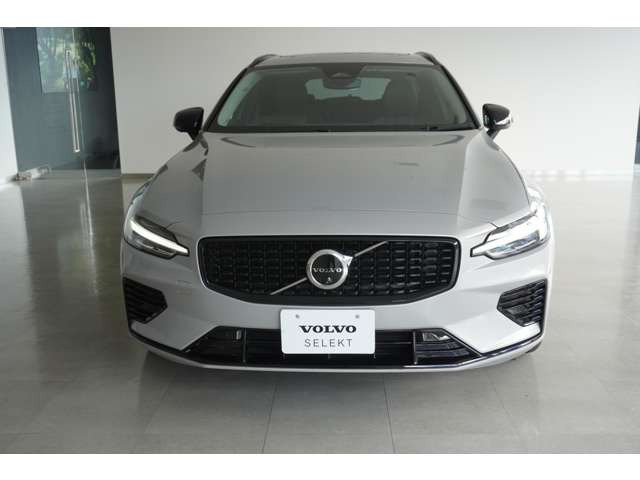 V60ウルトラ T6  AWD プラグインハイブリッド 4WD