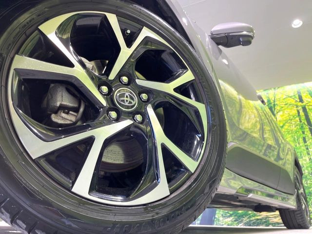 �y����18�C���`�A���~�z�C�[���z�O�ςɃ}�b�`���������A���~�z�C�[���𑕒����Ă���܂��B�e��ЊO�A���~�z�C�[����A�X�^�b�h���X�^�C�����戵�����Ă���܂��B���񂲑��k����������