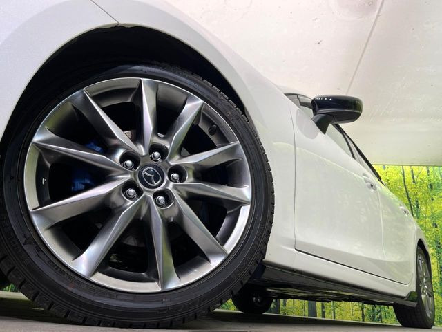 �y����18�C���`�A���~�z�C�[���z�O�ςɃ}�b�`���������A���~�z�C�[���𑕒����Ă���܂��B�e��ЊO�A���~�z�C�[����A�X�^�b�h���X�^�C�����戵�����Ă���܂��B���񂲑��k����������