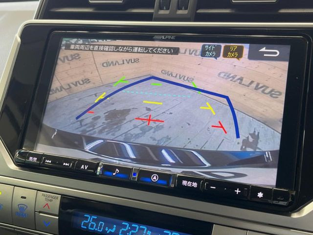 【バックカメラ】駐車時に後方がリアルタイム映像で確認できます。大型商業施設や立体駐車場での駐車時や、夜間のバック時に大活躍!運転スキルに関わらず、今や必須となった装備のひとつです!