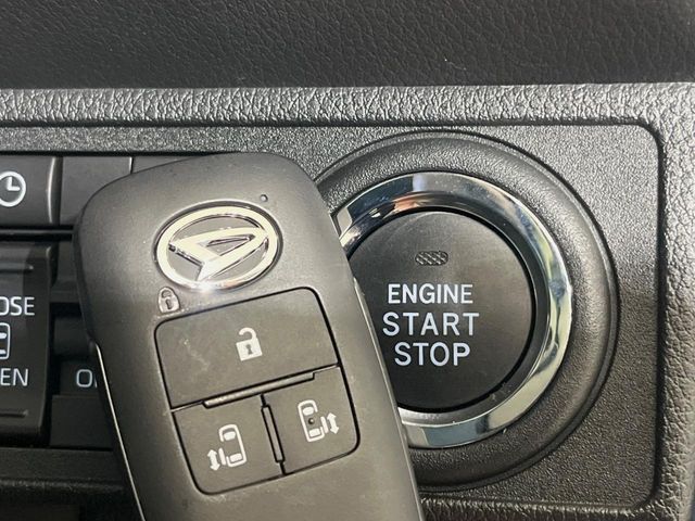 �y�L�[�t���[�V�X�e���z�J�o����|�P�b�g�ɓ��ꂽ�܂܂ł��h�A�̎{���E�������\�ȃX�}�[�g�L�[�𑕔��B�G���W���̃I���E�I�t�����J�M�����o���K�v����������Ƃ��Ă��֗��ł���