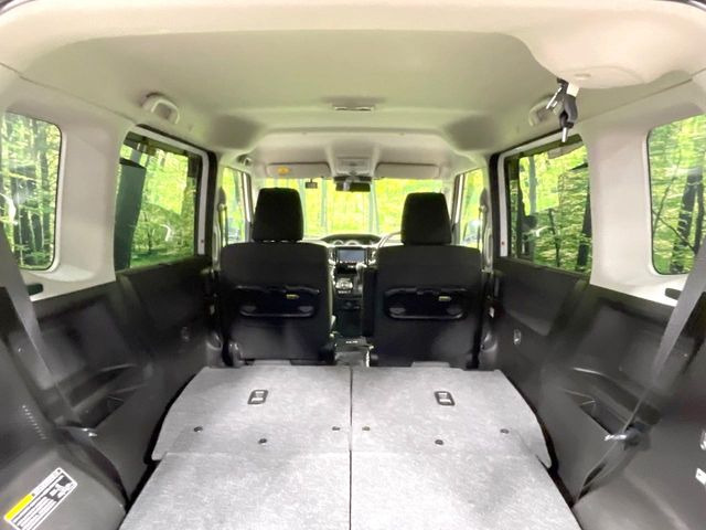 ���i�̂���������ʋ΁A���}���ɏ\���ȉ׎��X�y�[�X���m�ۂ��Ă���܂��B�Z�J���h�V�[�g��|���ƁA�傫�ȉו��̐ύڂ��\�ł���