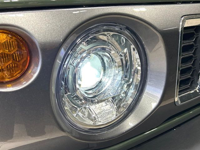 �yLED�w�b�h���C�g�z���V����ԑ��s�����ǍD�Ȏ��E���m�ۂ����S���ĉ^�]�ł��鍂�P�xLED�w�b�h���C�g�𑕔�!�_�����x�������A����d�͂��}�����Ă��܂��B