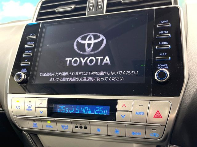 【ナビ機能付き9インチディスプレイオーディオ】ナビ機能搭載の他、お持ちのスマートフォンと連携して、ナビやbluetoothでの音楽再生が可能です♪デザインはもちろん操作性も良好!