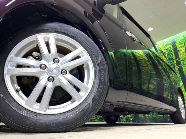 �y����15�C���`�A���~�z�C�[���z�O�ςɃ}�b�`���������A���~�z�C�[���𑕒����Ă���܂��B�e��ЊO�A���~�z�C�[����A�X�^�b�h���X�^�C�����戵�����Ă���܂��B���񂲑��k����������