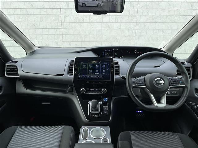 セレナ1.2 e-POWER ハイウェイスターV アーバンクロム