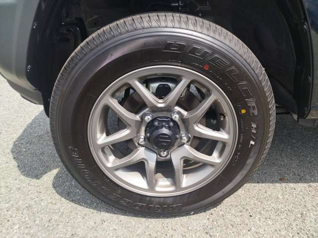 ���W����ɂ͍��i���̒��ÎԂ�V�Ԃ��������ł����W���䐔100��̑�^�W����֐��񂲗��X����������