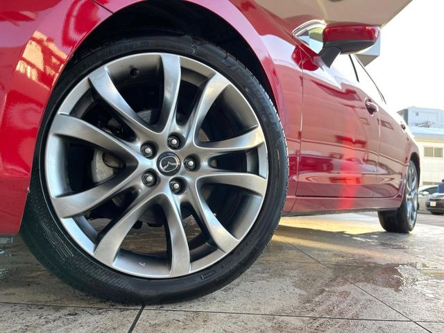 �y����19�C���`�A���~�z�C�[���z�O�ςɃ}�b�`���������A���~�z�C�[���𑕒����Ă���܂��B�e��ЊO�A���~�z�C�[����A�X�^�b�h���X�^�C�����戵�����Ă���܂��B���񂲑��k����������