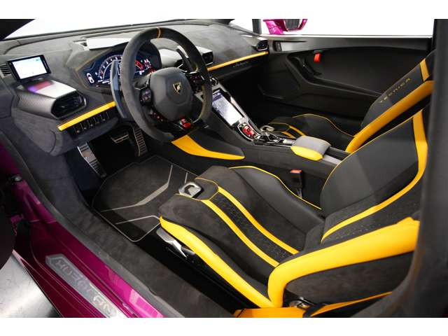 �_�[�N�N���[��&�J�[�{���c�C���p�b�P�[�W�ɂ��A�ו��܂ň������܂�����ۂɁB�A�h�y���\�i���炵���O�ꂵ����荞�݂�����������ł��B