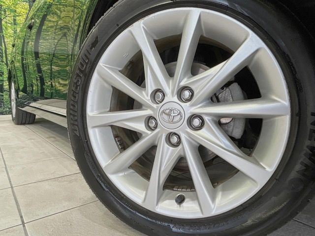 �y����17�C���`�A���~�z�C�[���z�O�ςɃ}�b�`���������A���~�z�C�[���𑕒����Ă���܂��B�e��ЊO�A���~�z�C�[����A�X�^�b�h���X�^�C�����戵�����Ă���܂��B���񂲑��k����������