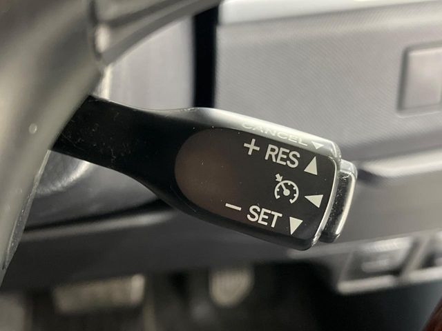 �y�N���[�Y�R���g���[���z�������H�����N���N���s�B�A�N�Z���𗣂��Ă���葬�x�ő��s���ł��A�������^�]���̕��S���y��!�����E�������ȒP�ȃX�C�b�`����Œ����ł��܂��B