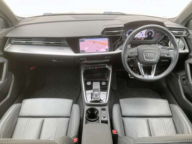 A3セダン30 TFSI Sライン