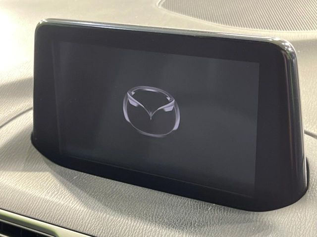 �y�}�c�_�R�l�N�g�i�r�z�ԓ��̕��͋C�Ƀ}�b�`������̌^�^�C�v�̃i�r�B�e����q�ݒ��Bluetooth�Đ����A�l�X�ȋ@�\���y���߂܂��B�����I�ȃ_�C�������삪�\�ŁA�g��������ǍD�ł��B