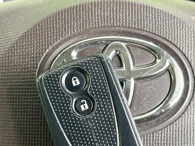 �y�X�}�[�g�L�[�z�J�o����|�P�b�g�ɓ��ꂽ�܂܂ł��h�A�̎{���E�������\�ȃX�}�[�g�L�[�𑕔��B�G���W���̃I���E�I�t�����J�M�����o���K�v����������Ƃ��Ă��֗��ł���