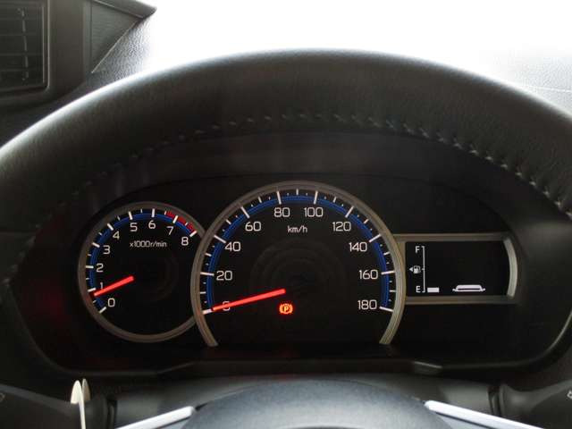 ����9�^�f�B�X�v���C�I�[�f�B�I�E�p�m���~�b�N�r���[�ECarplay/Android Auto�EHDMI�E�t���Z�O�E�����d���X���C�h�E�V�[�g�q�[�^�[�E�v����H�EPCS�E���[�_�[�N���[�Y�E�o�^�ϖ��g�p��